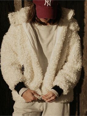NWT WeWoreWhat Ivory Sherpa Hooded Jacket Size Small Cozy Teddy Fleece Coat